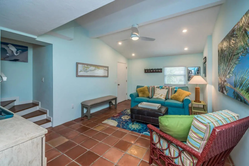Glory Days - 206 Archer Way