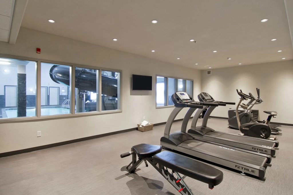 Home Inn & Suites Regina Airport