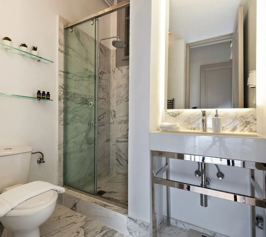 Acropolis TownHouseCo Suites