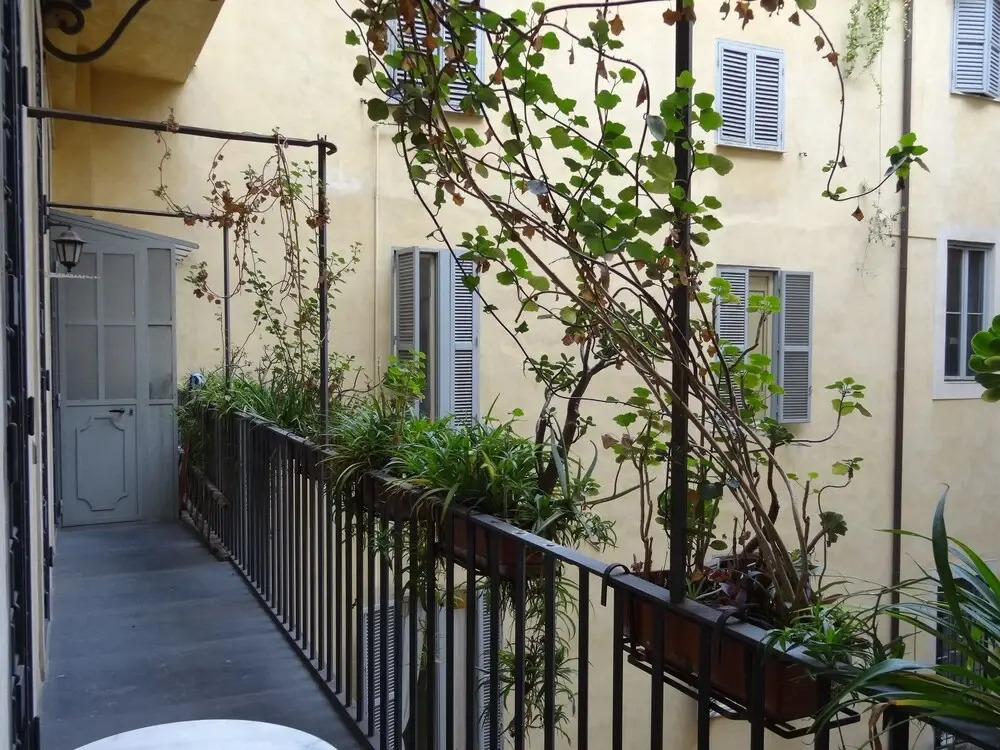 In Rome, Aristocratic, 3 Bedroom in Elegant, Historic Palace 3 Bedrooms 3 Bathrooms Apts