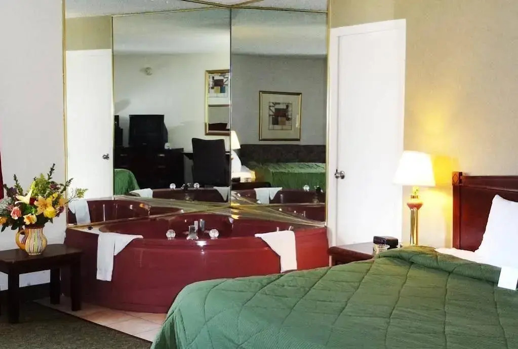 Motel 6 Pittsburgh - Crafton