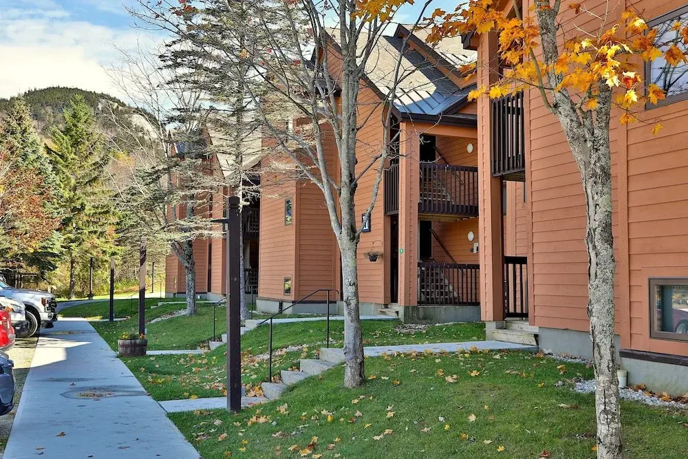 The Pico Escape: 3br/2ba Ski On/ski Off At Pico Mountain. Close To Killington. 3 Bedroom Condo