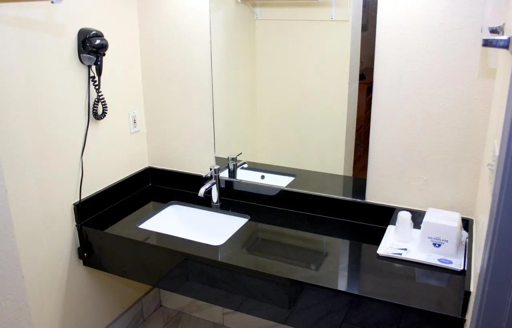 Americas Best Value Inn Frost Bank Center