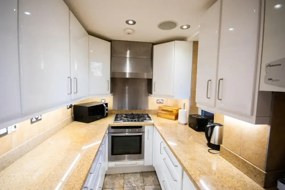 2-bedroom Tower Bridge Apartment Private Terrace for 6, London