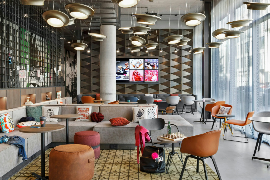 Отель Moxy Kaunas Center
