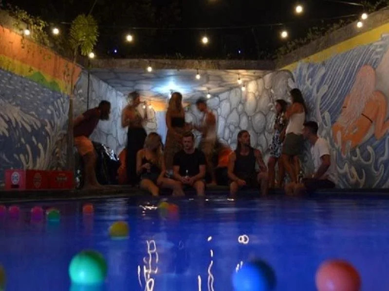 Wave Hunters Surf Camp