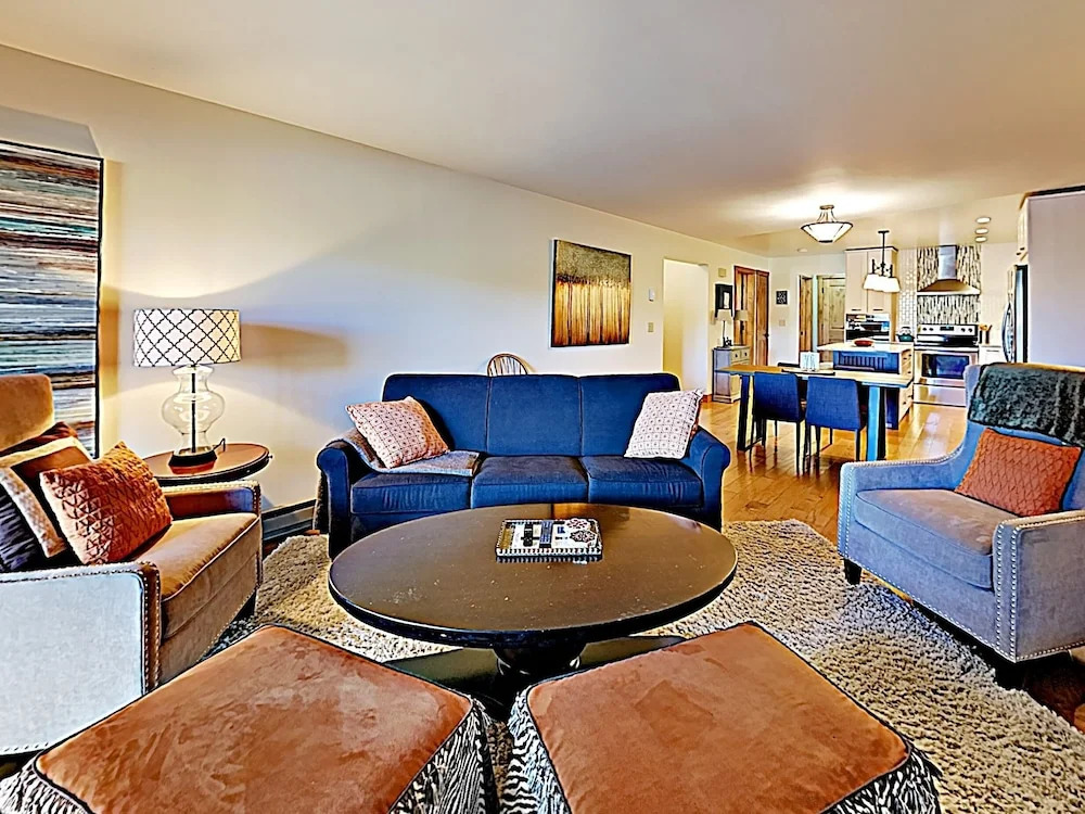 New Listing! Renovated W/ Spa - Near Skiing 2 Bedroom Condo