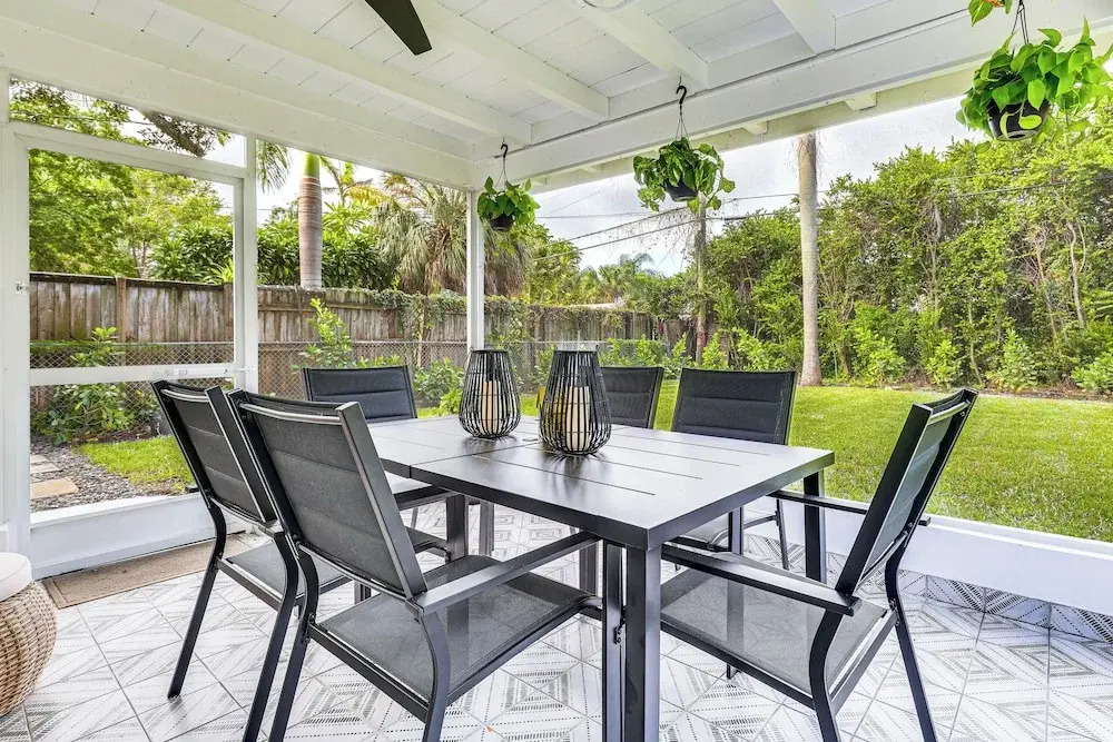 'the Peacock Bungalow' Near Fort Lauderdale Beach!