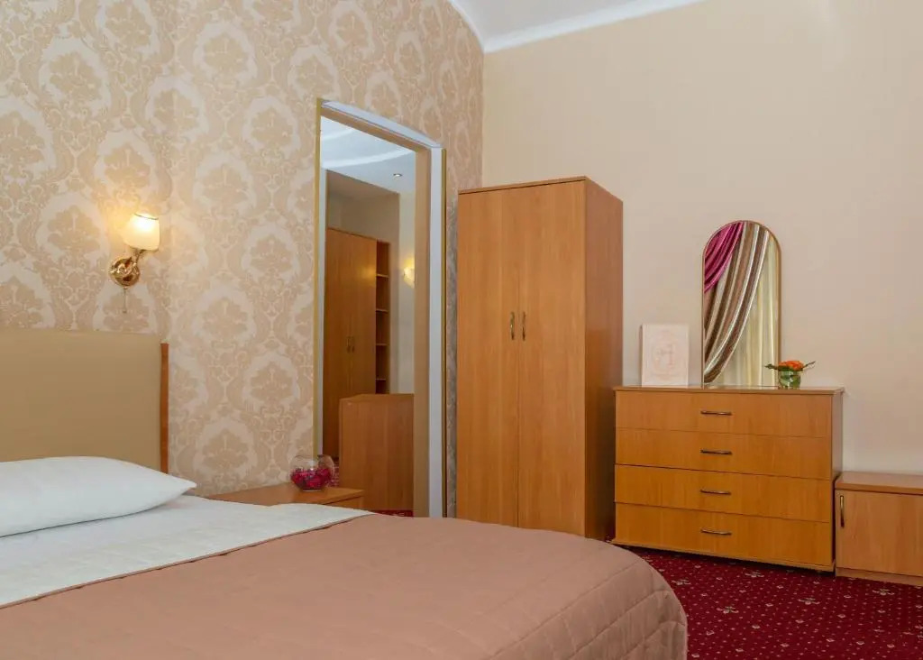 Shine Hotel