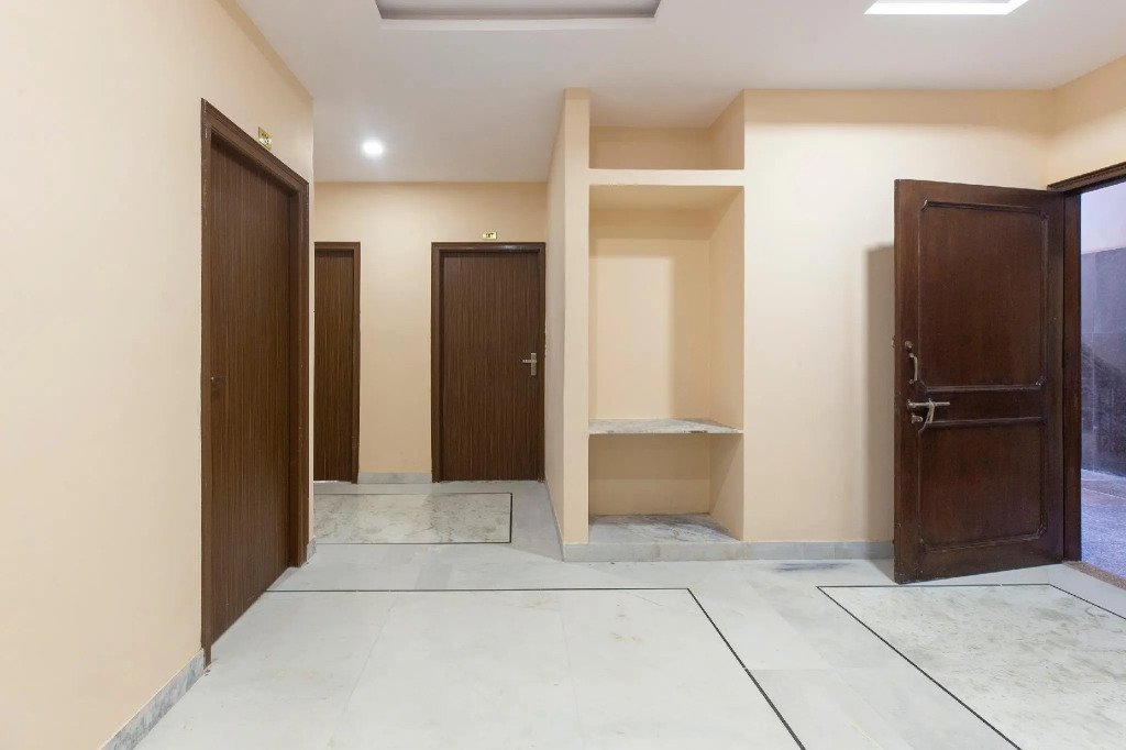 OYO Townhouse 454 Hotel Hill Inn