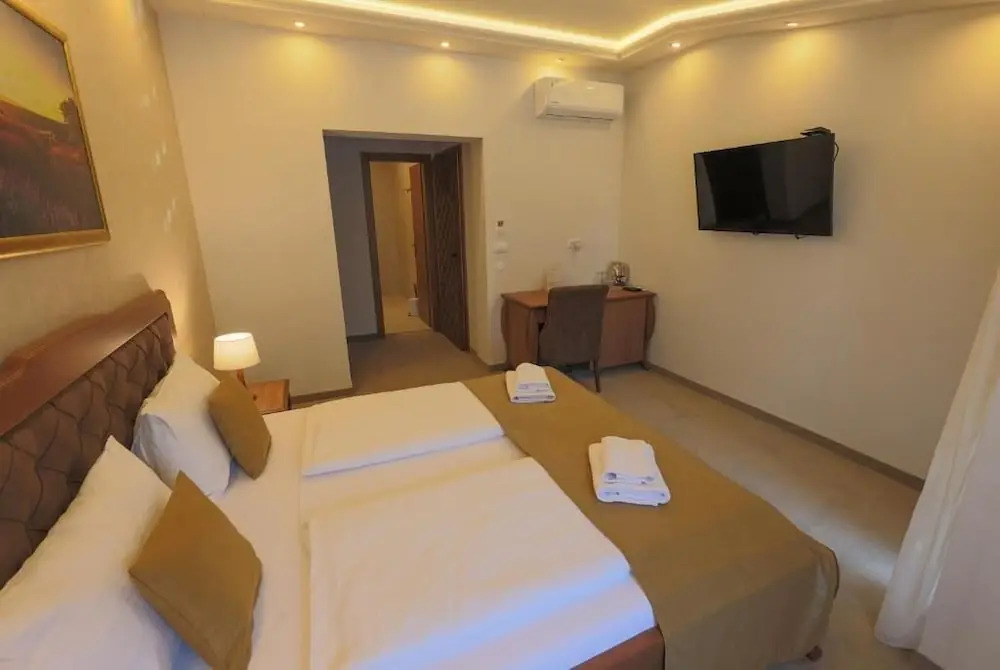 Provence rooms