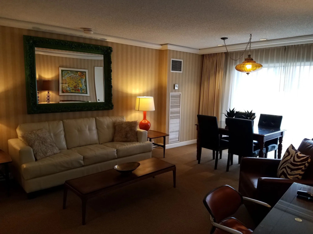 Inn at the Commons