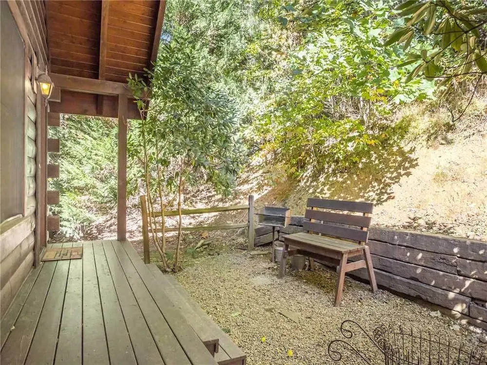Smoky Bear Lodge 4 Bedroom Home with Hot Tub