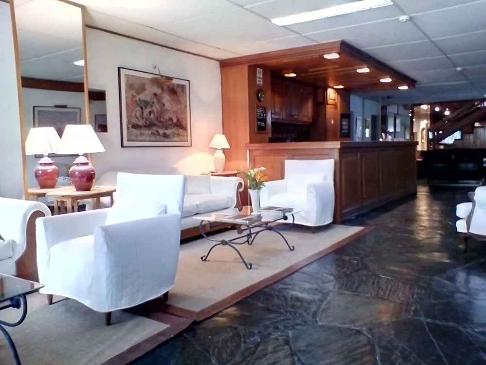 Hotel Oasis