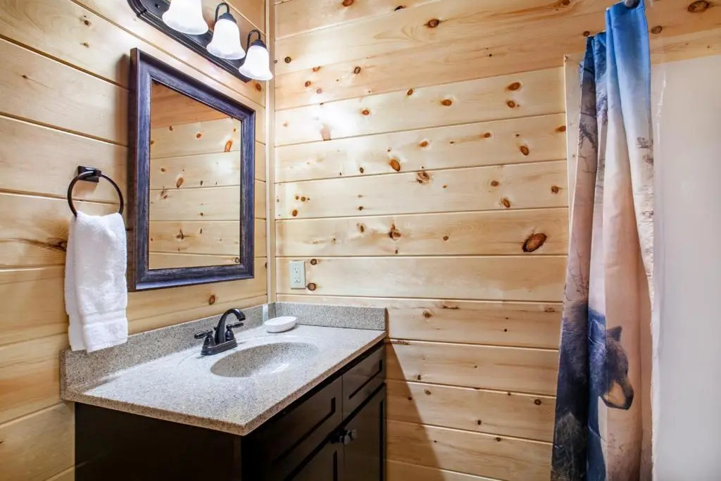 Swimming Bears Lodge 1 with Indoor Pool and Hot Tub