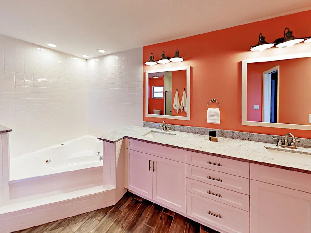 South West 4th - 4 Br Home