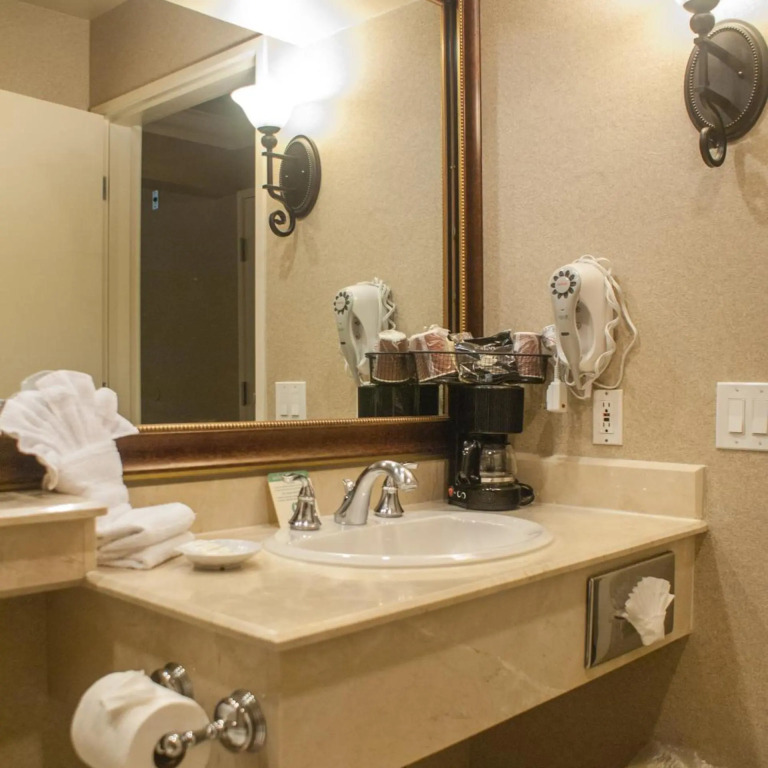 Indian Wells Resort Hotel