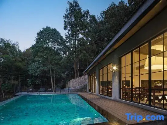 Yueshanju Jingshang Holiday Homestay ( Zhangjiajie National Forest Park)