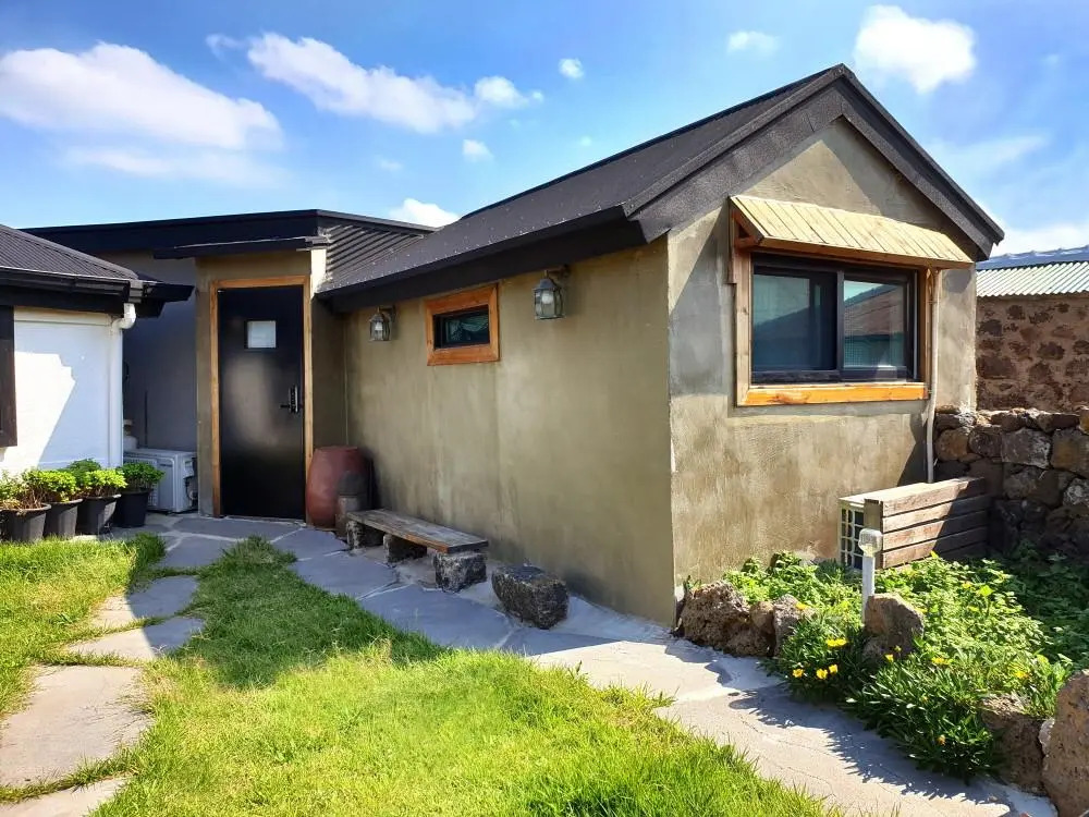 Jeju pension doldamnomo jip doldamjeom