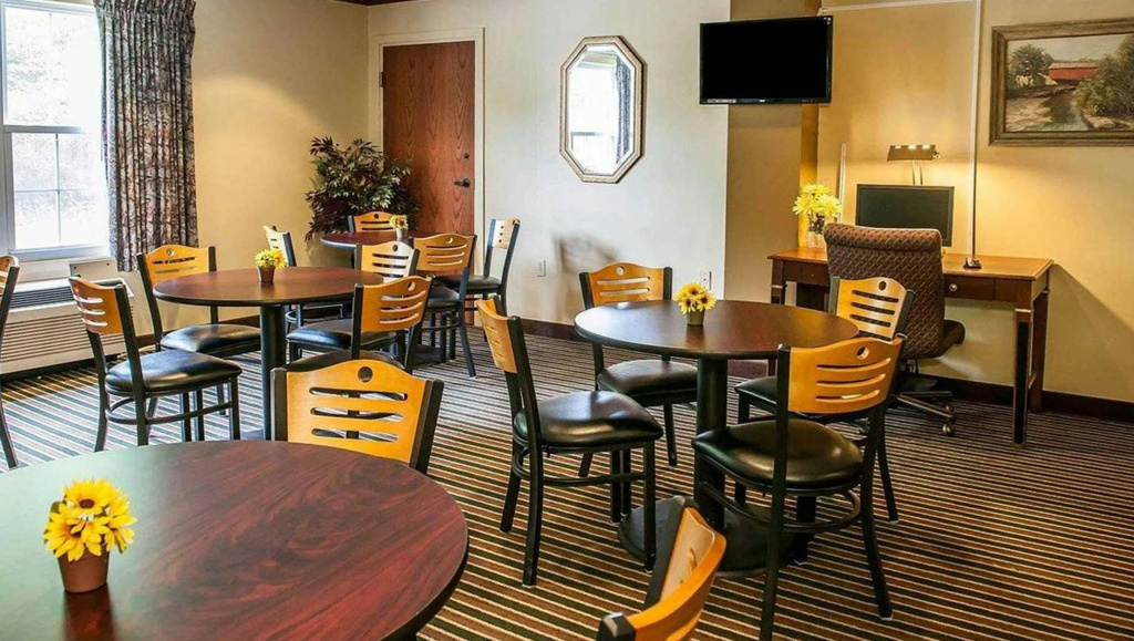 Royal Inn Rockville IN by Hotel O
