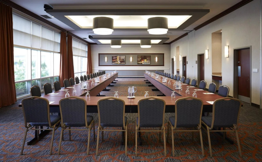 Courtyard by Marriott Montreal Airport