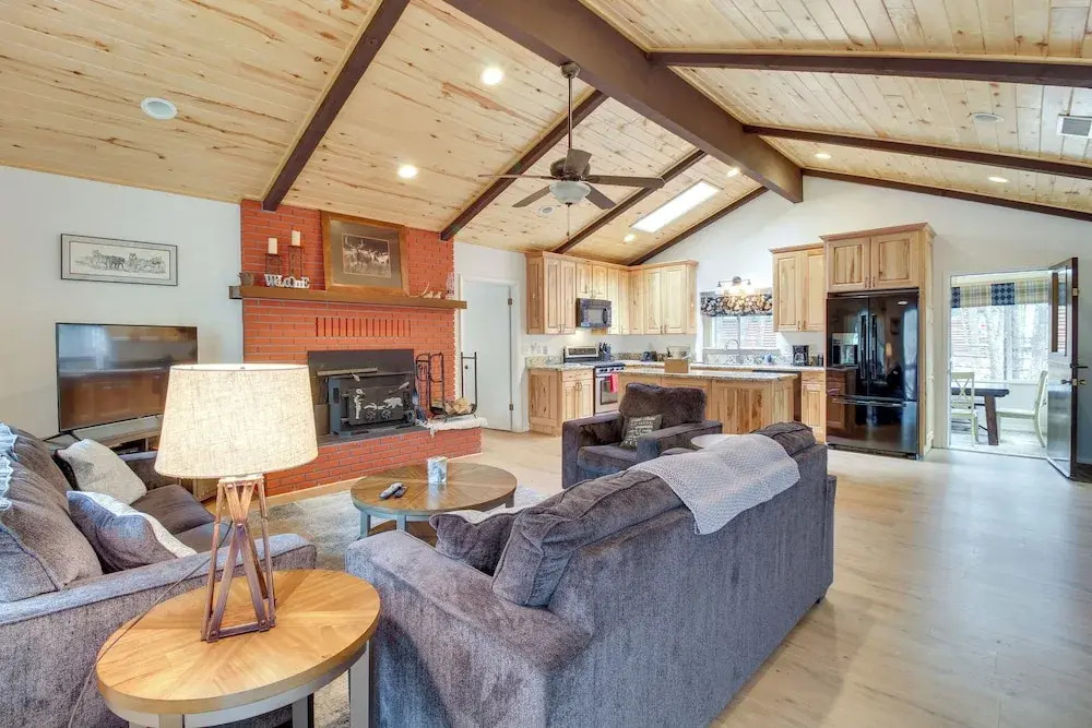 Peaceful Mountain Getaway in the Pines!