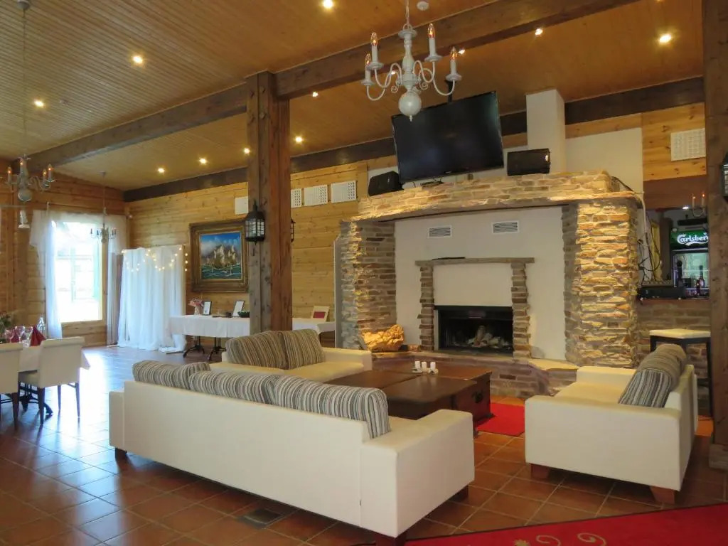 Holiday Village Tahko-Tours