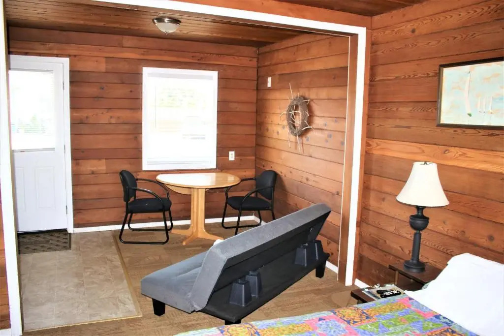 The Lowtide Motel