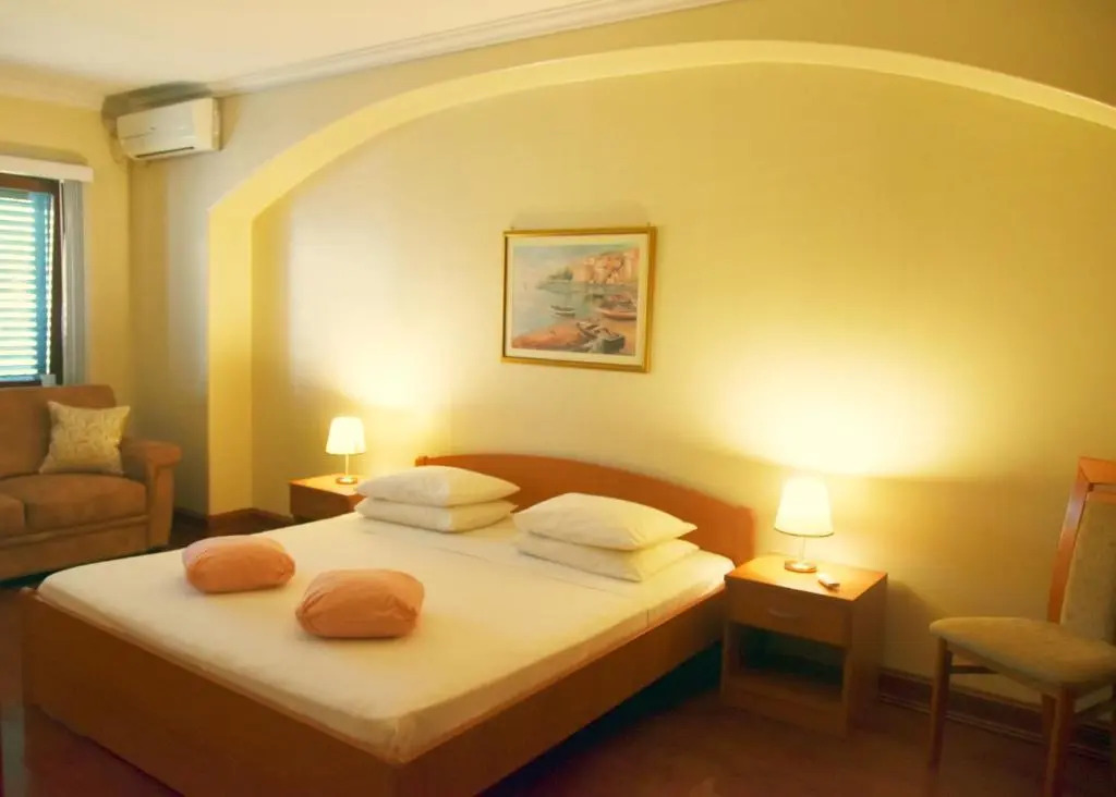 Americana Luxury Apartments