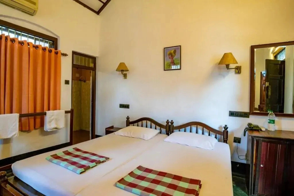 1 BHK Houseboat in Sea View Ward, Alappuzha, by GuestHouser (5DCA)