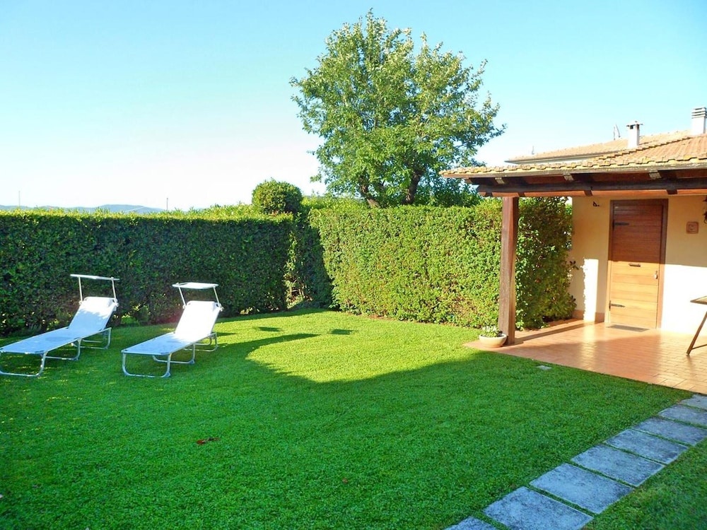 House With 2 Bedrooms in Pescia Romana, With Furnished Terrace and Wifi Near the Beach