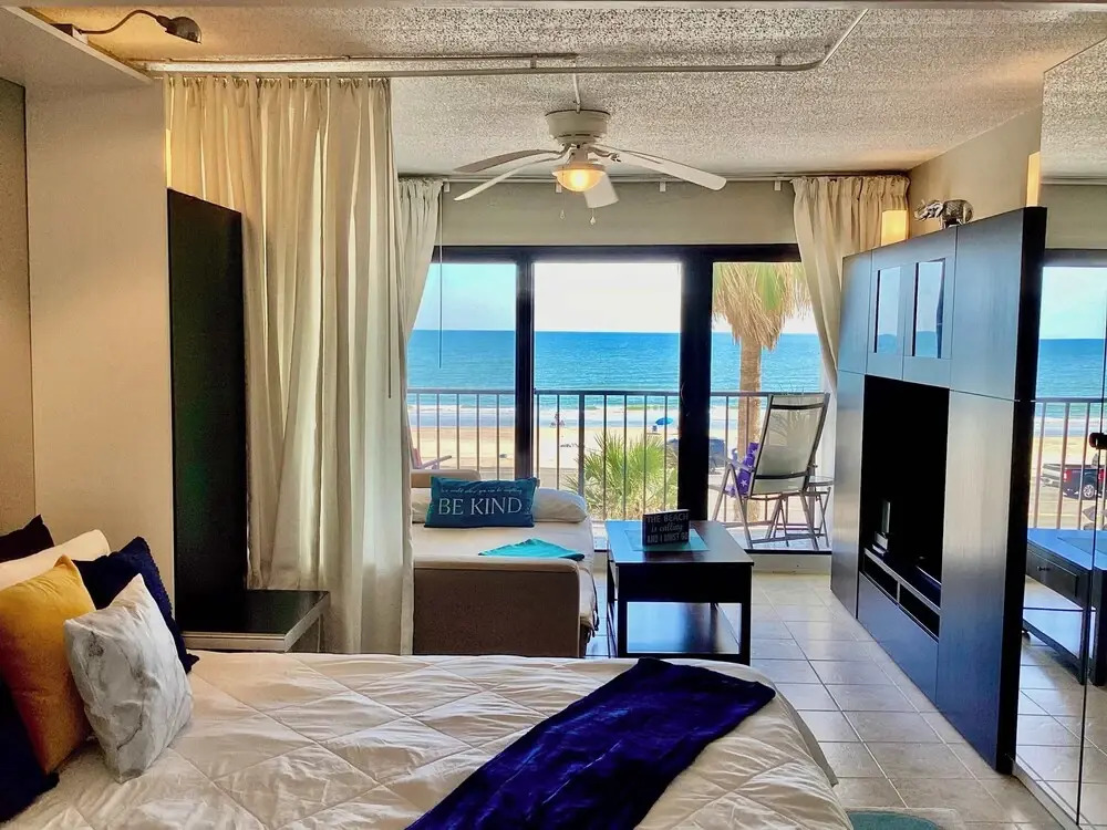 Shoreline Studio Condo for 4