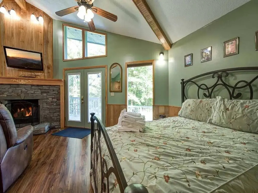 Woodsong - One Bedroom Cabin