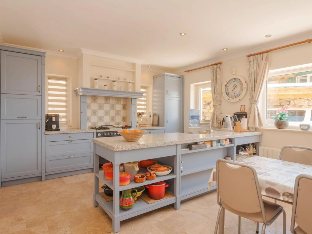 Serene Holiday Home in Callosa d' Ensarria with Private Pool