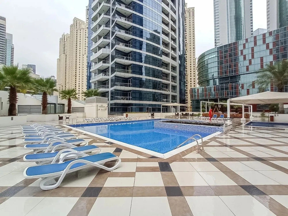 Chic Marina-view Studio in Bay Central Marina