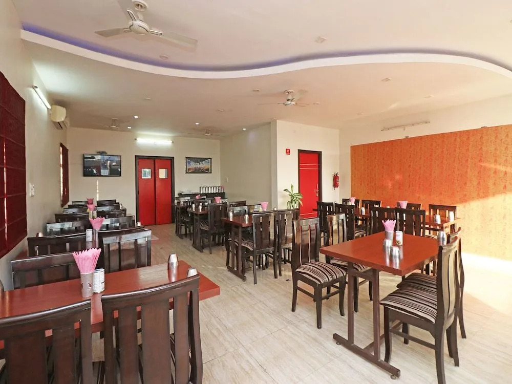 OYO 6137 Hotel Star
