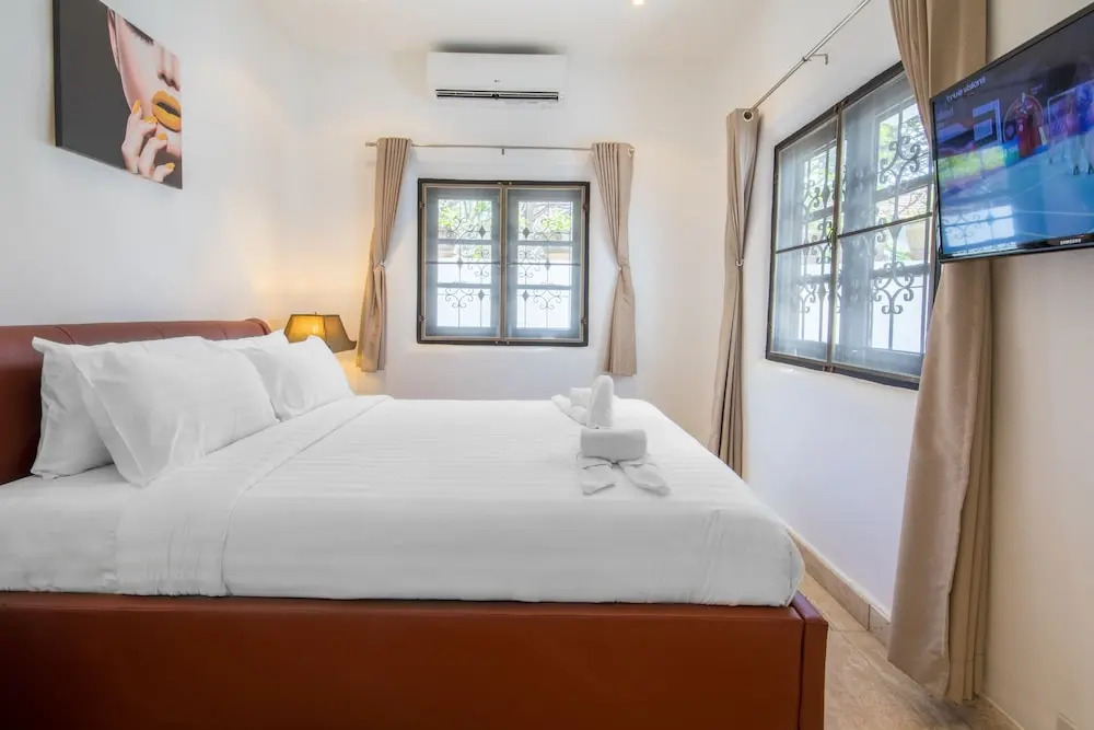 NEBULAND Luxury Pool Villa Pattaya Walking Street
