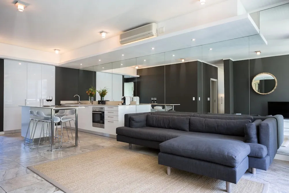 Harbour Bridge Suites 001