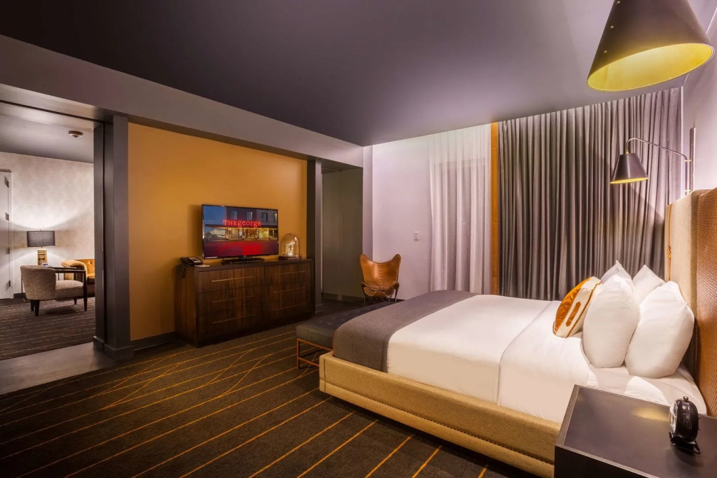 The George, by Valencia Hotel Collection