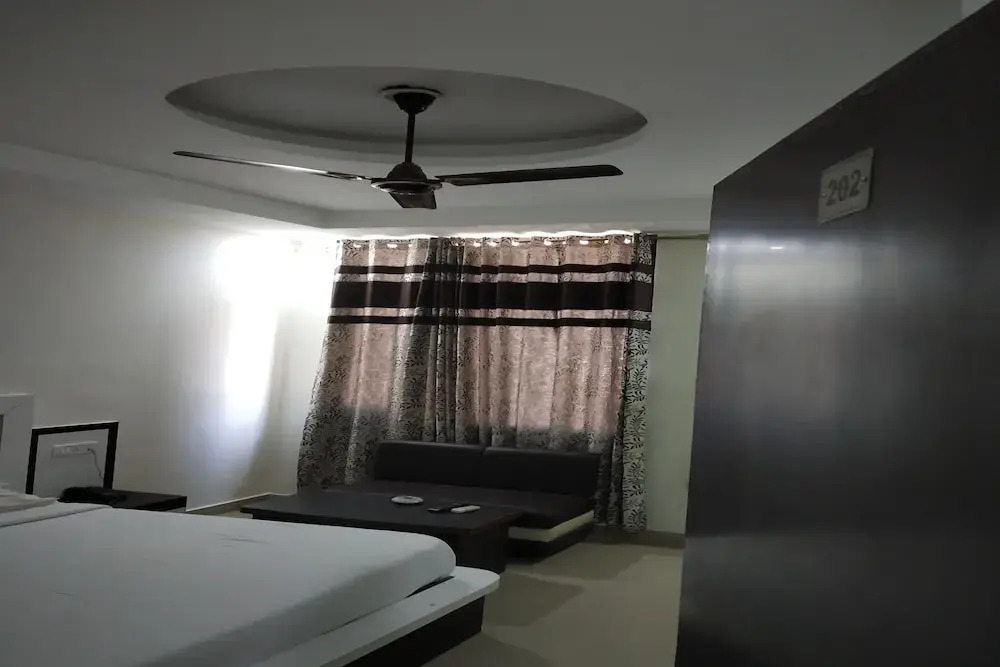 Oyo 24940 Mahadev Inn