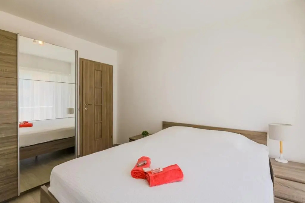 SUEDE 2 AP4208 By Riviera Holiday Homes