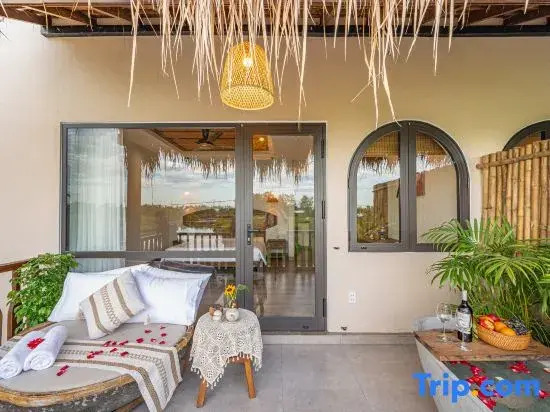 Alana Riverside Retreat