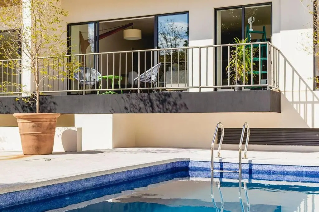 100MB Apt with Rooftop & Swimming Pool