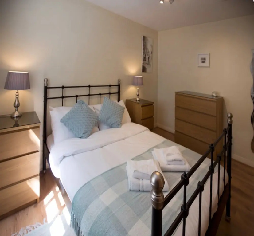 2 Bedroom Meadows Flat