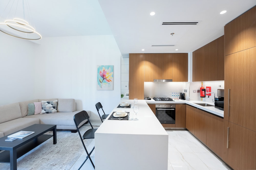 PVH - Azizi Mirage 1 - Tranquil 1 BR