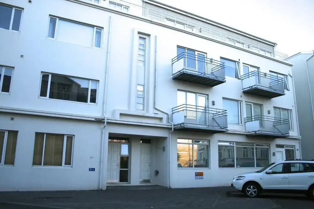H 81 Apartments
