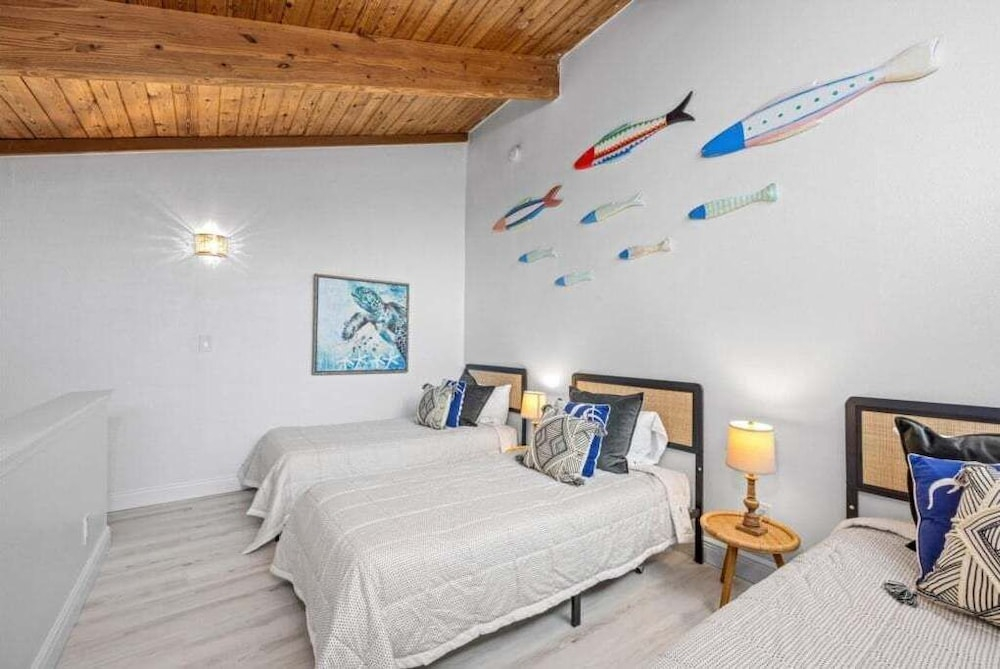Coquina Beach 4f 3 Bedroom Condo