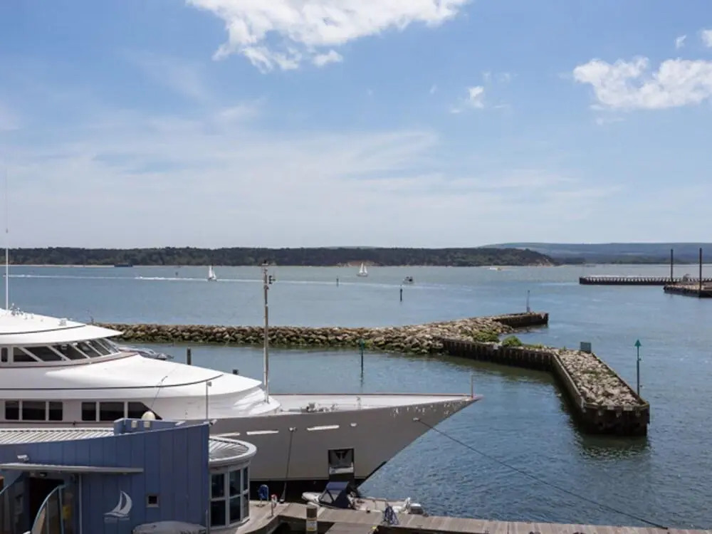 Panorama - 180-Degree Harbour Views