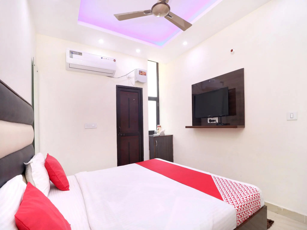 Hotel kb Square Near Chandigarh Railway Station