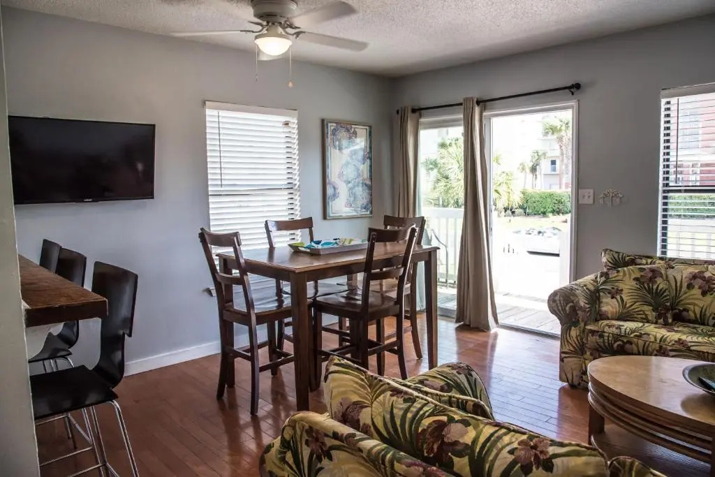 Direct Gulf Views with Deeded Beach Access (#17) - Sleeps 7